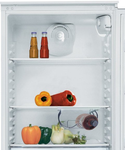 Вот так симпатично и продуманно смотрится холодильник Candy изнутри